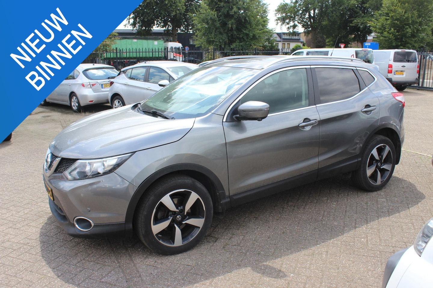 Nissan Qashqai - 1.2 N-Connecta MOTOR DEFECT! - AutoWereld.nl