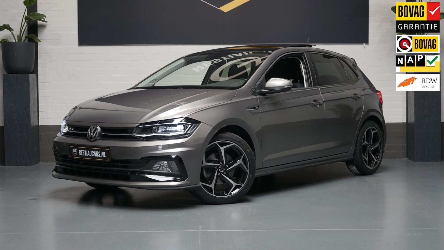 Volkswagen Polo - 1.5 TSI R-Line AUTOMAAT-CAMERA-CARPLAY-CLIMA-CRUISE-DAB-FULL LED-MODE-NAVIGATIE-PANORAMA-S - AutoWereld.nl