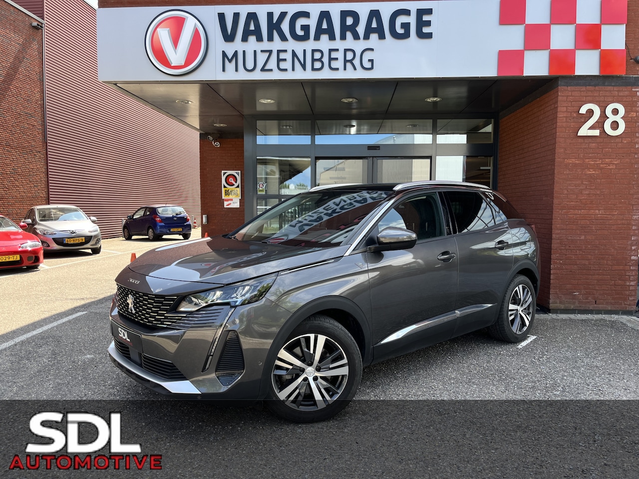 Peugeot 3008 - 1.6 HYbrid 225 Road Trip // FULL LED // KEYLESS // HALF LEDER // DODEHOEK // CAMERA+SENSOR - AutoWereld.nl