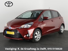 Toyota Yaris - 1.5 Hybrid Design Red | Stoelverwarming | Privacy Glass | Lichtmetalen velgen | Camera |