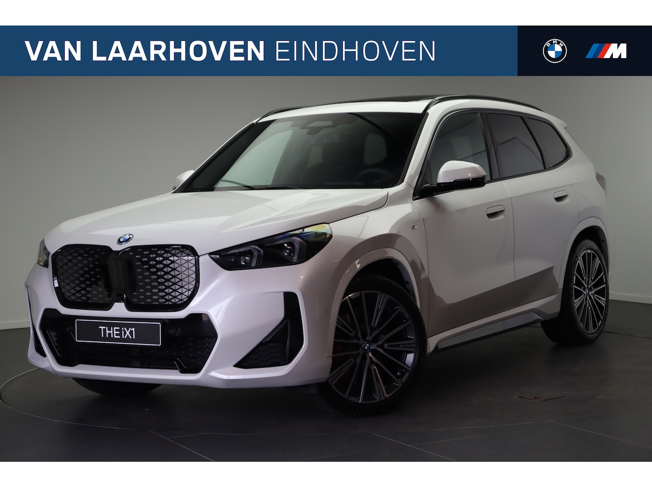 BMW iX1 - eDrive20 High Executive M Sport / Panoramadak / Sportstoelen / Adaptieve LED / Comfort Acc - AutoWereld.nl