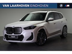 BMW iX1 - eDrive20 High Executive M Sport / Panoramadak / Sportstoelen / Adaptieve LED / Comfort Acc