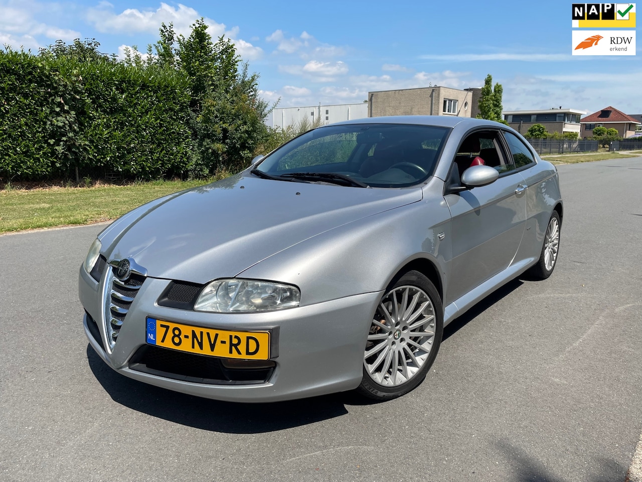 Alfa Romeo GT - 2.0 JTS Distinctive NAP/CLIMA/APK 8-2026 - AutoWereld.nl
