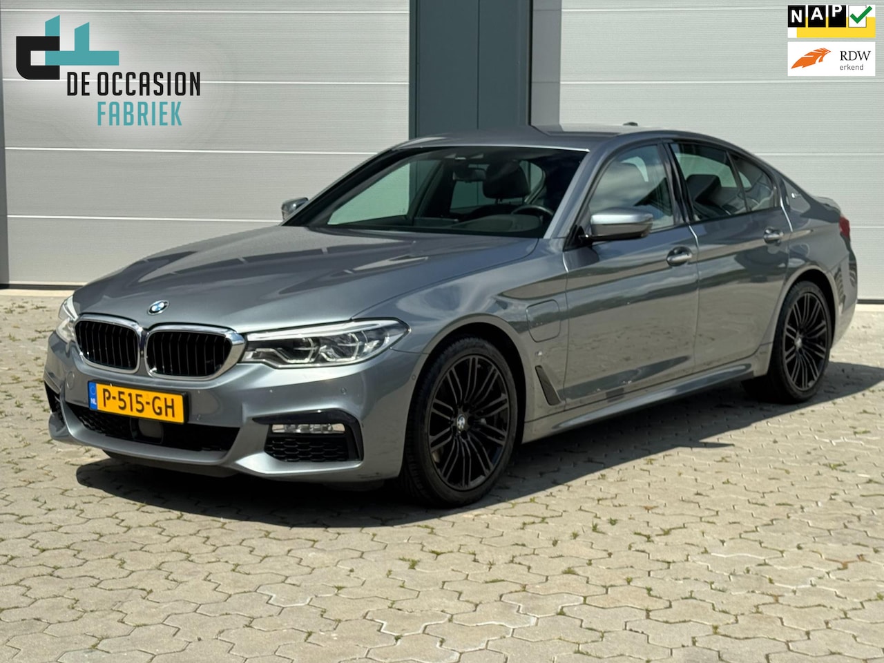 BMW 5-serie - 530e M Sport Head-up Adaptief Led - AutoWereld.nl