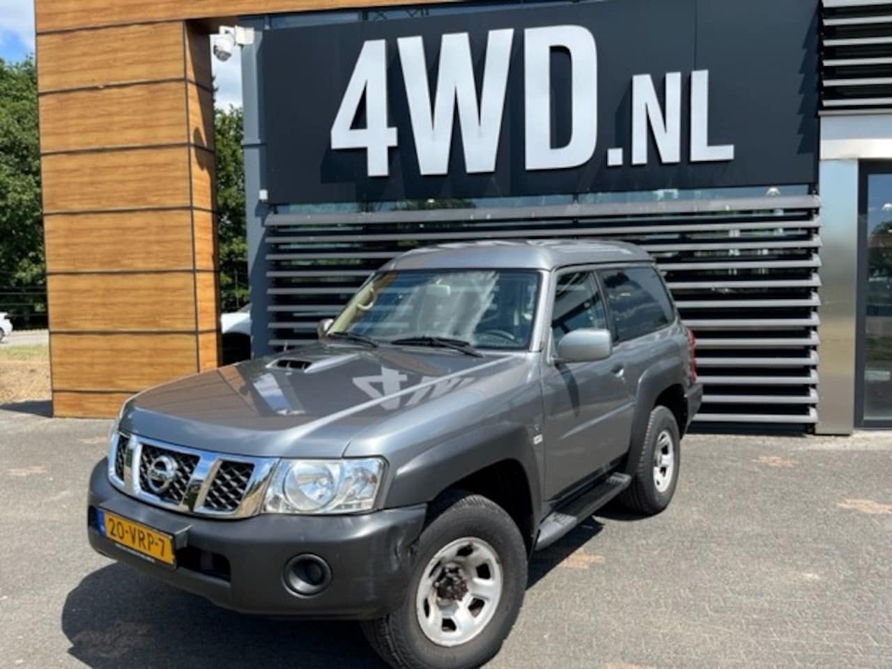 Nissan Patrol GR - 3.0 TD 3 DRS VAN 4X4 AIRCO 3500 KG YOUNG TIMER € 8990 EXCL Auto in goede staat  dealer ond - AutoWereld.nl