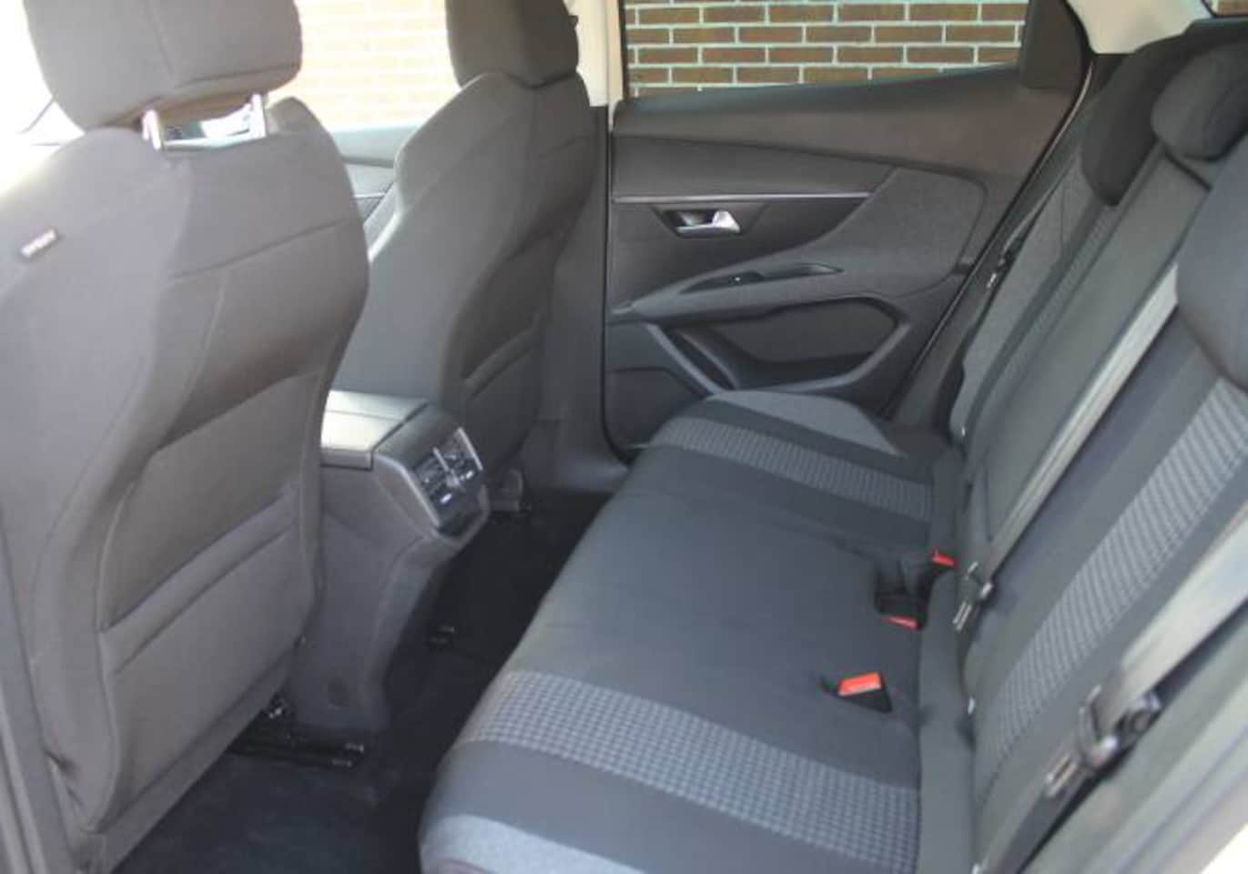 Peugeot 3008 - 1.2 PureTech 130pk S&amp;S Active