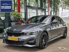 BMW 3-serie - 330i High Executive M-Sport AUTOMAAT | Navigatie | Cruise Control | 19inch | Leer | Parkee