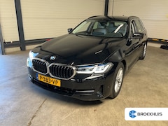 BMW 5-serie Touring - 520i Business Edition Plus | 1e Eigenaar | Laser Light | Trekhaak | Comfort Stoelen | Lede