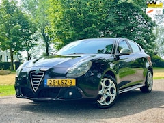 Alfa Romeo Giulietta - 1.4 T Distinctive | Airco + Cruise + Lederbekleding |