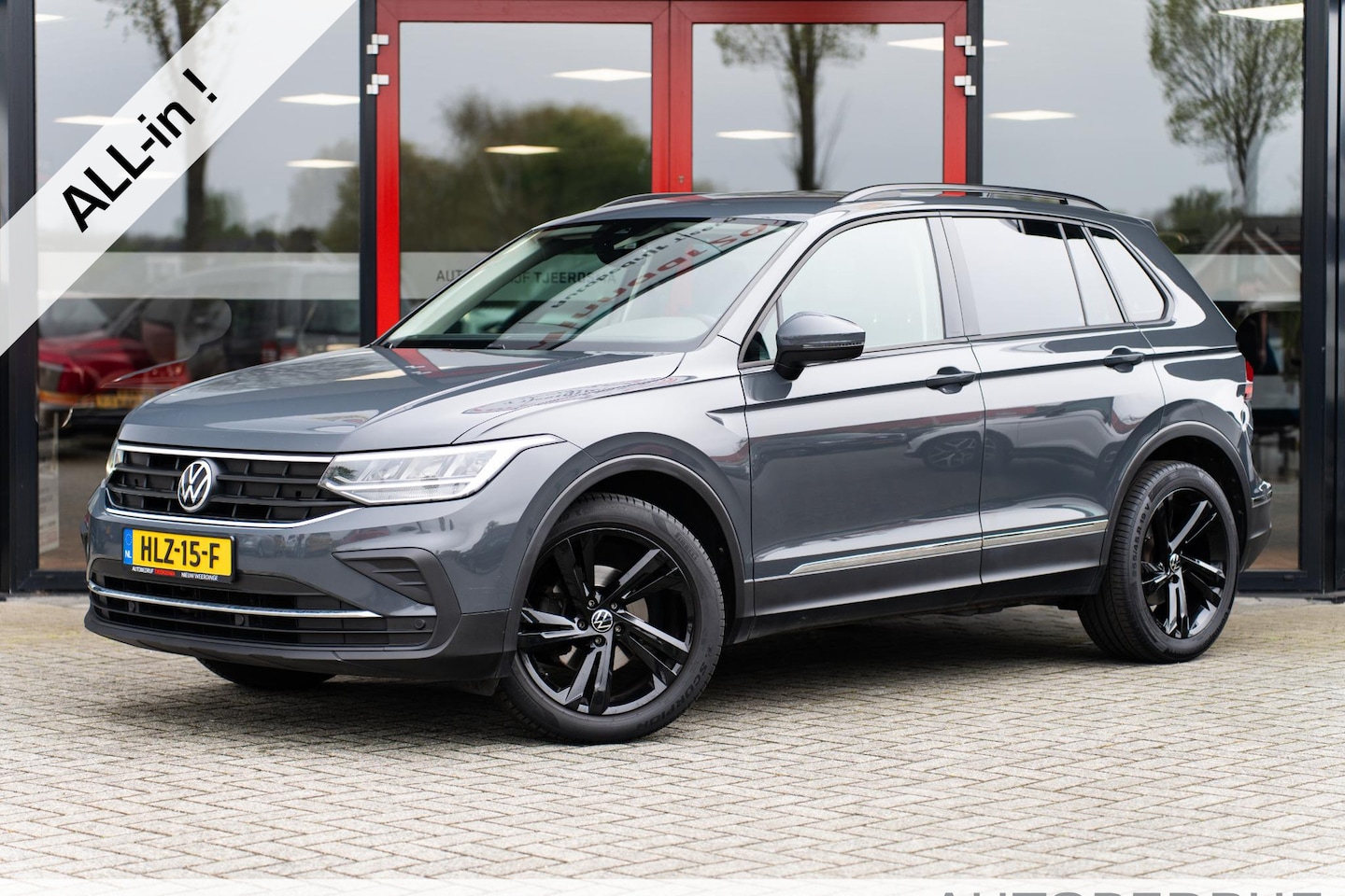Volkswagen Tiguan - 1.5 TSI Life | Navigatie | Camera | 19'' Lichtmetalen Velgen | Stoelverwarming | Climate C - AutoWereld.nl
