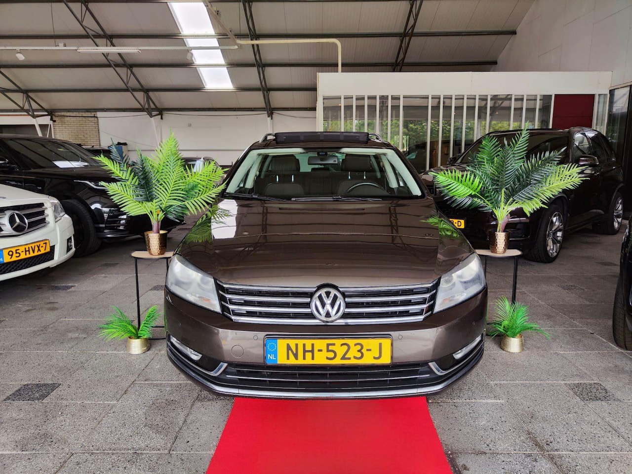 Volkswagen Passat Variant - 2.0 TDI AUT Highline PANO 2012 FULL! - AutoWereld.nl