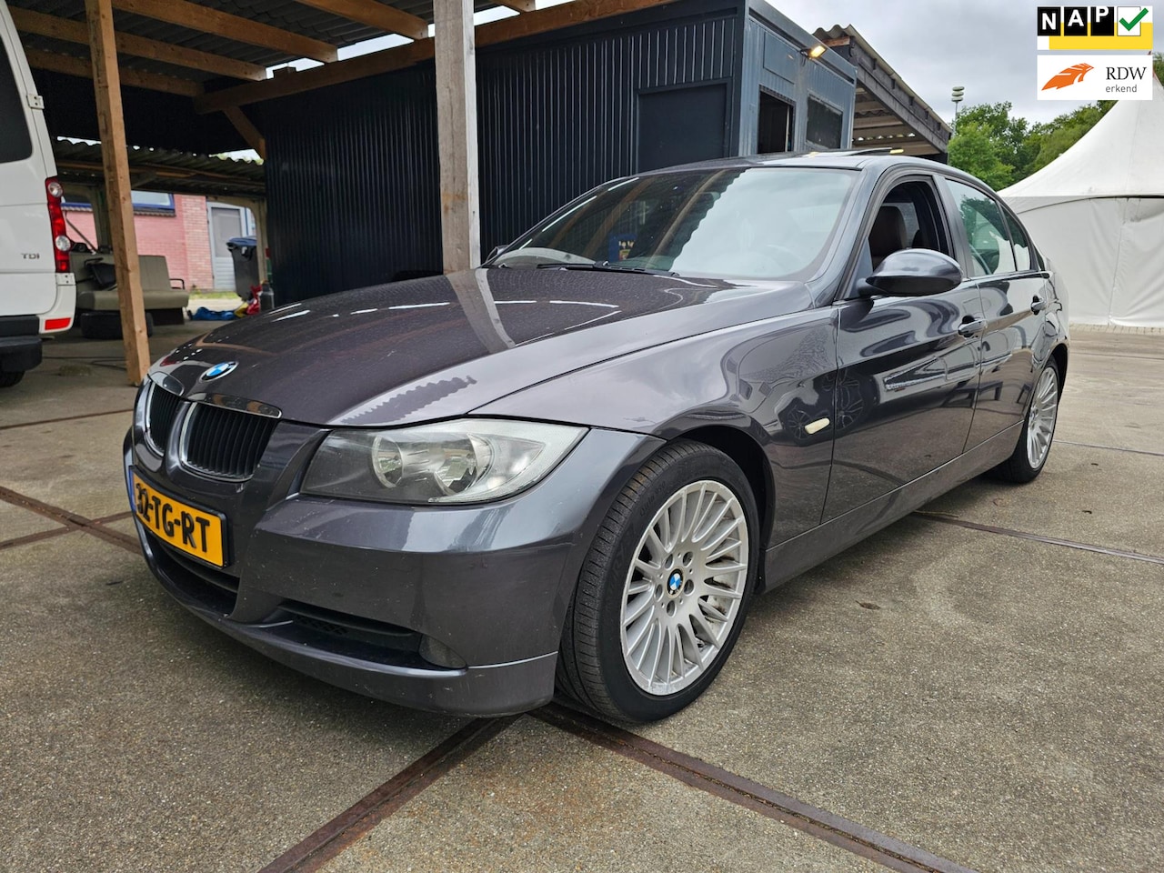 BMW 3-serie - 320i Graphite DAK/automaat/LEER/cruise - AutoWereld.nl