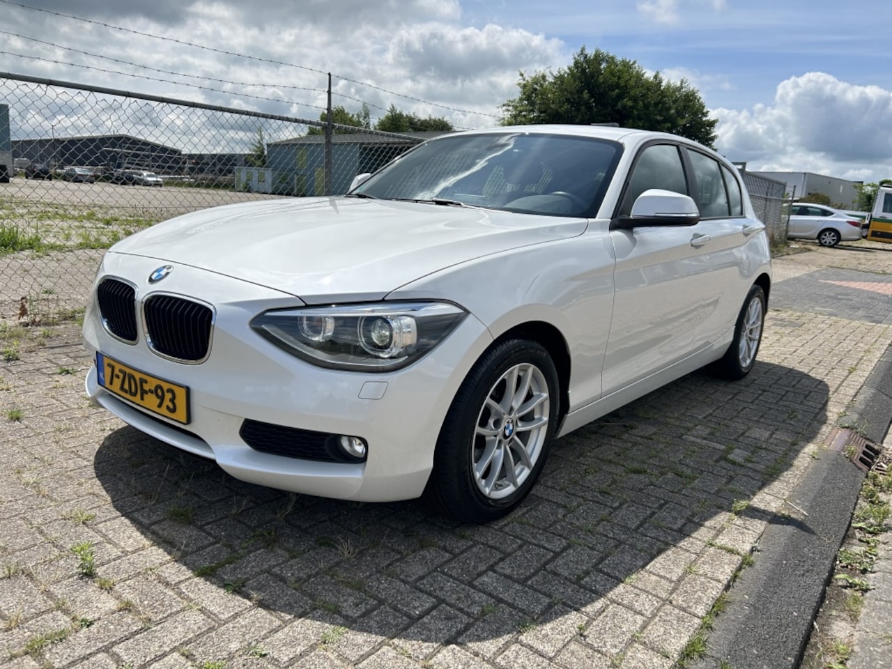 BMW 1-serie - 116i Executive / Trekhaak afneembaar / Xenon - AutoWereld.nl