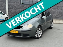 Volkswagen Golf - 1.6 FSI Trendline // Cruise // Airco // Rijd schakelt perfect // Multimedia Scherm