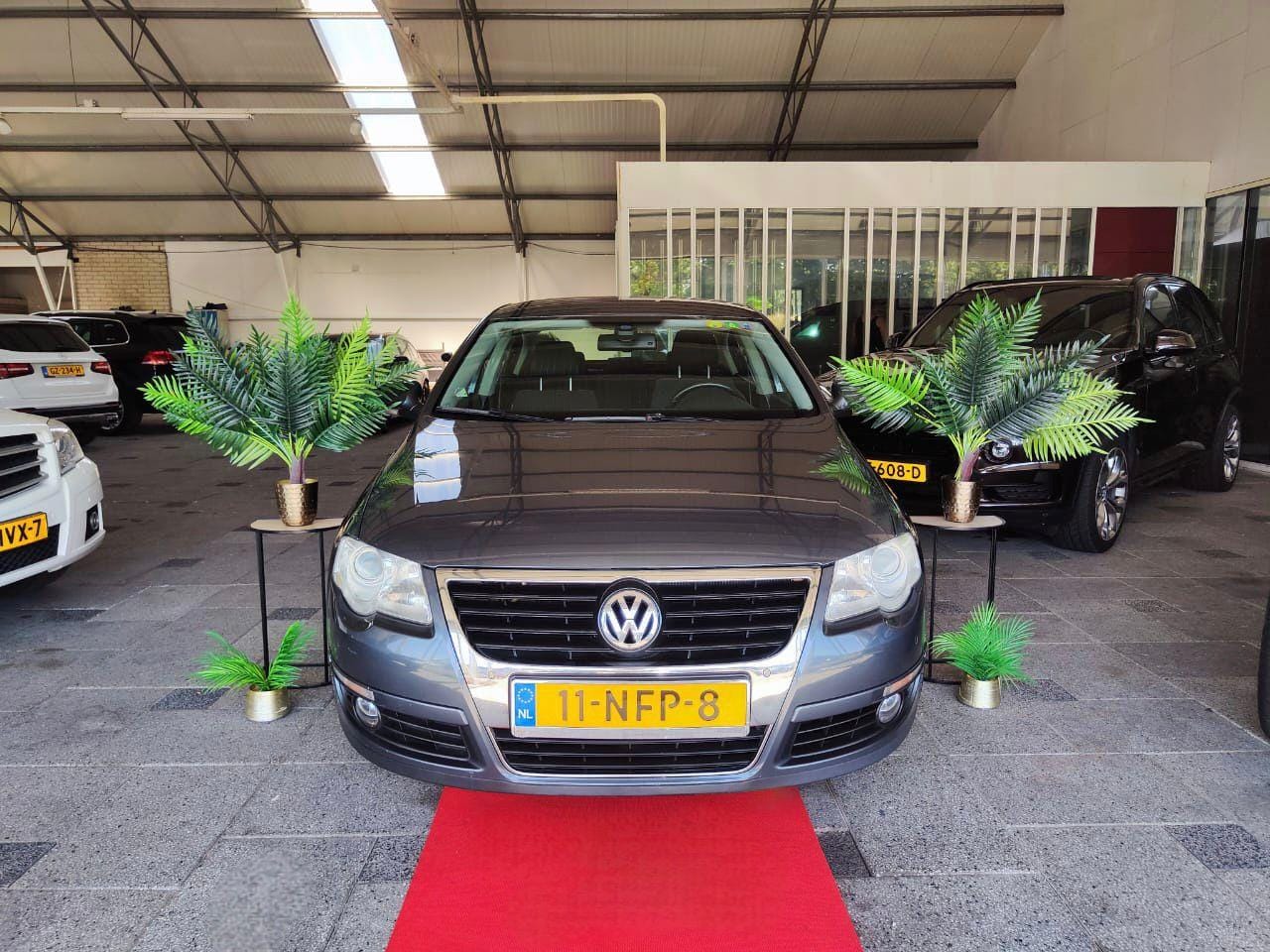 Volkswagen Passat - 2.0 TDI HIGHLINE AUT SEDAN 2010 FACELIFT! - AutoWereld.nl