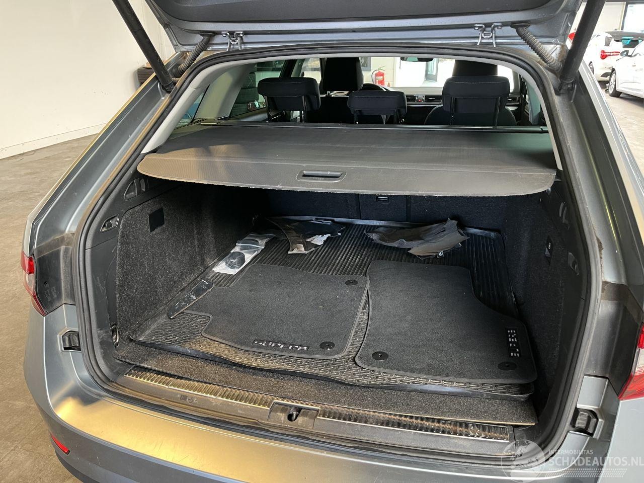 Skoda Superb - 1.4 TSI iV Sportline Business BTW
