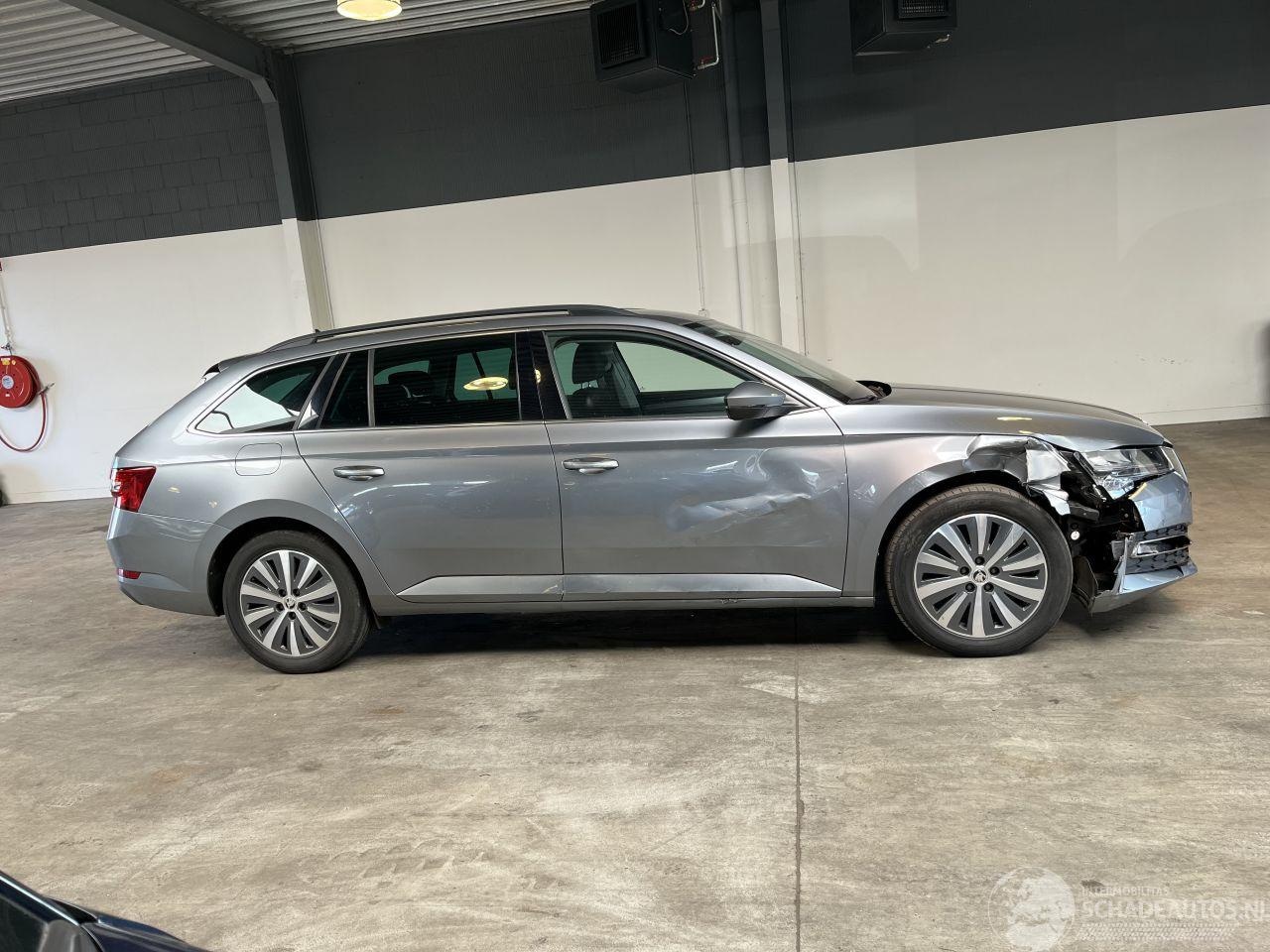 Skoda Superb - 1.4 TSI iV Sportline Business BTW!