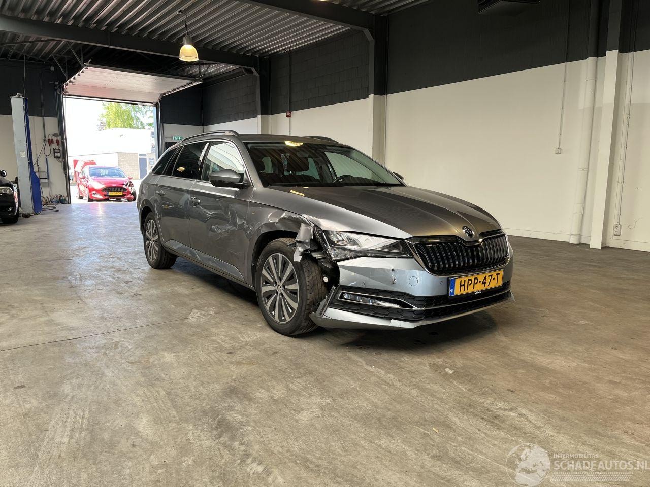 Skoda Superb - 1.4 TSI iV Sportline Business BTW!