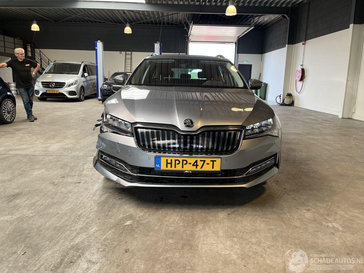 Skoda Superb - 1.4 TSI iV Sportline Business BTW!