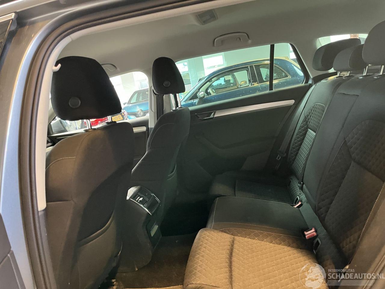 Skoda Superb - 1.4 TSI iV Sportline Business BTW!