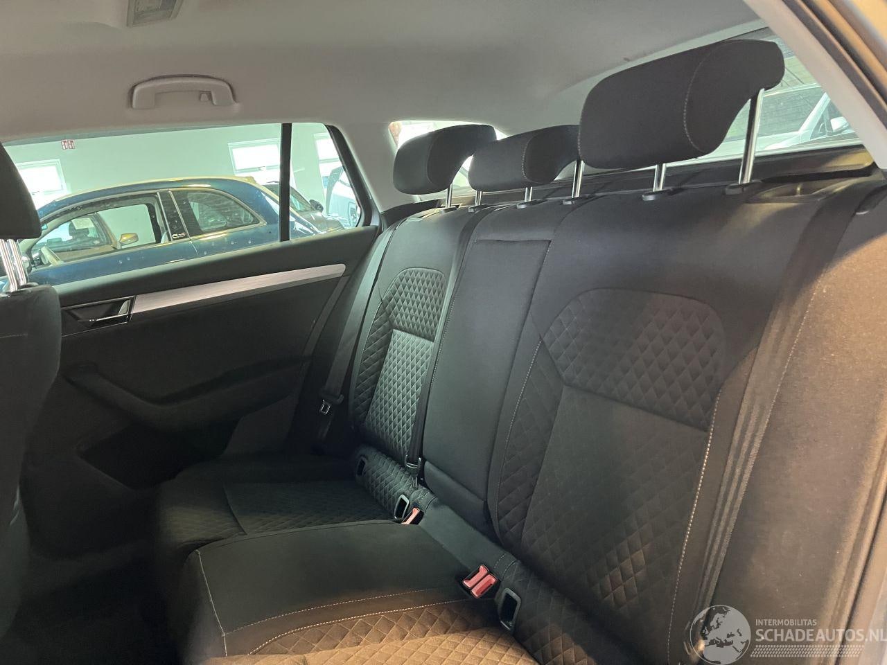Skoda Superb - 1.4 TSI iV Sportline Business BTW!