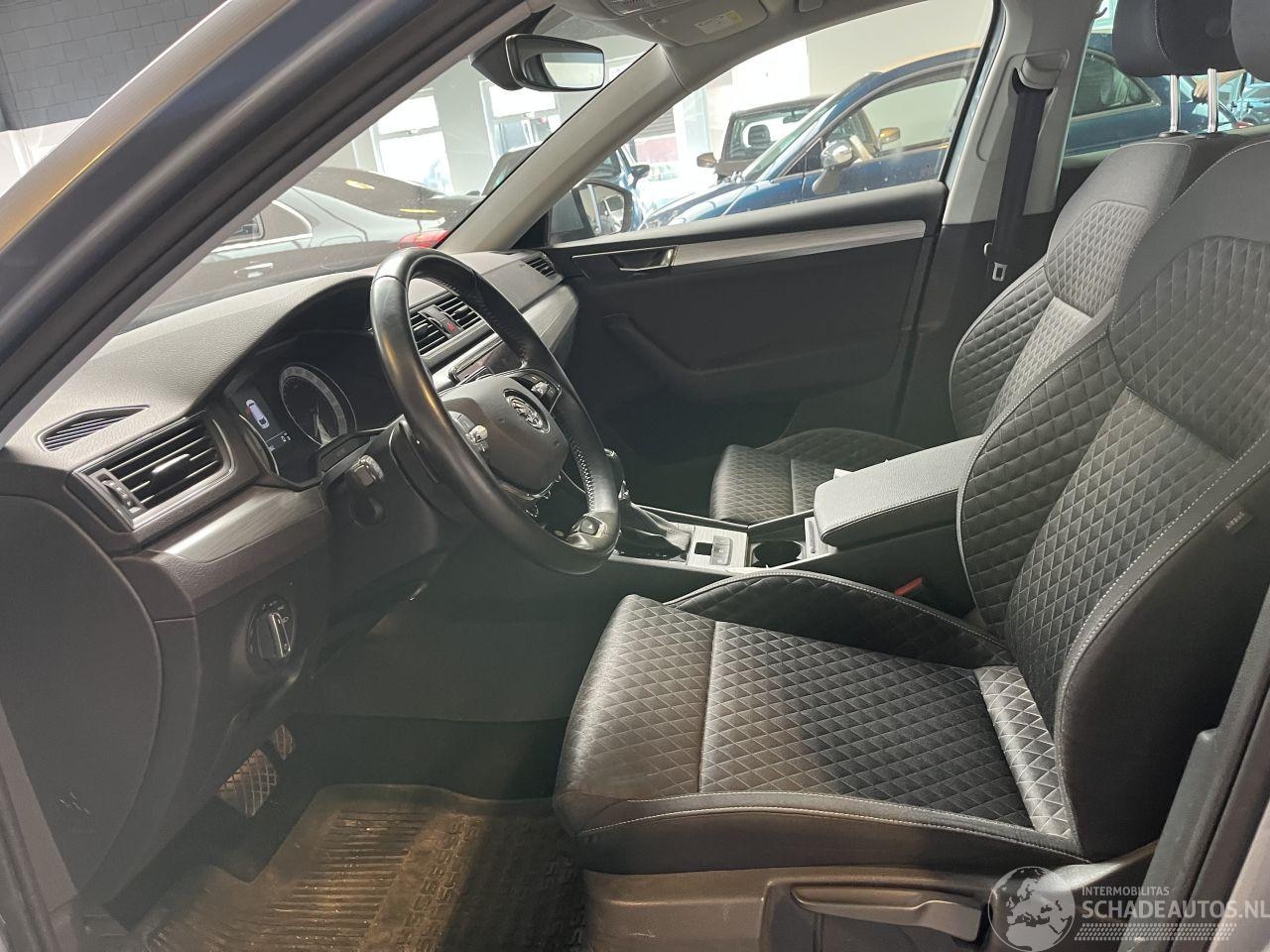 Skoda Superb - 1.4 TSI iV Sportline Business BTW!