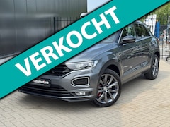 Volkswagen T-Roc - 1.5 TSI Sport R-Line Pano Virtual Cockpit Camera Carplay Trekhaak