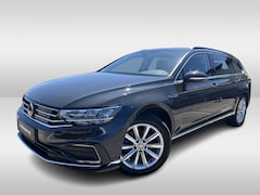 Volkswagen Passat Variant - 1.4 TSI 218pk PHEV GTE DSG Automaat Leder / Digitaal dashboard / parkeersensoren / App-con