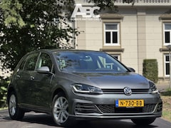 Volkswagen Golf - 1.5 TSI Highline Business R A. Camera LED
