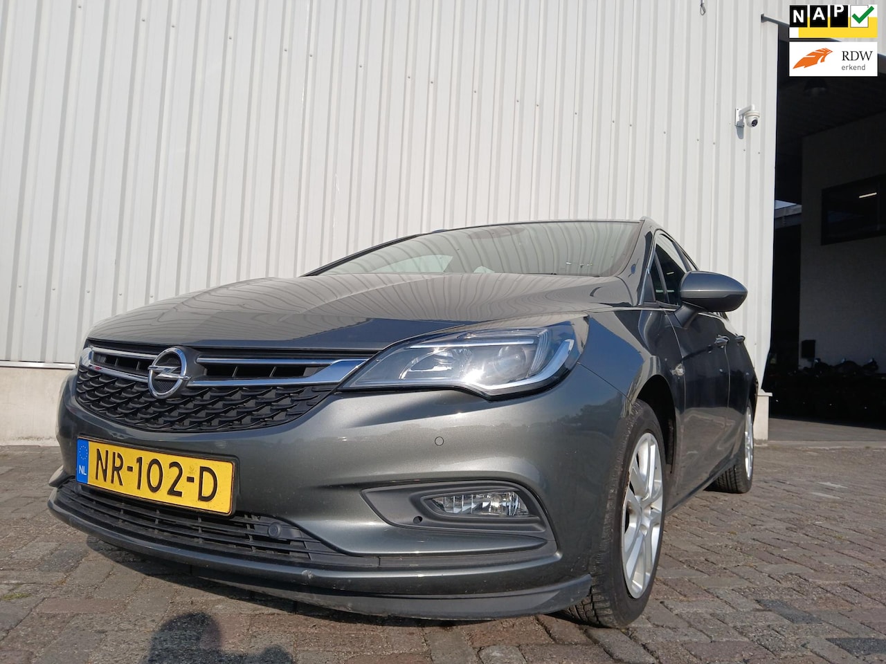 Opel Astra Sports Tourer - 1.6 CDTI Business+ - Navi -- Clima - Start Niet - Schade - AutoWereld.nl
