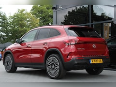 Mercedes-Benz EQA - 250 AMG Line 67 kWh | Pano | Sportstoelen