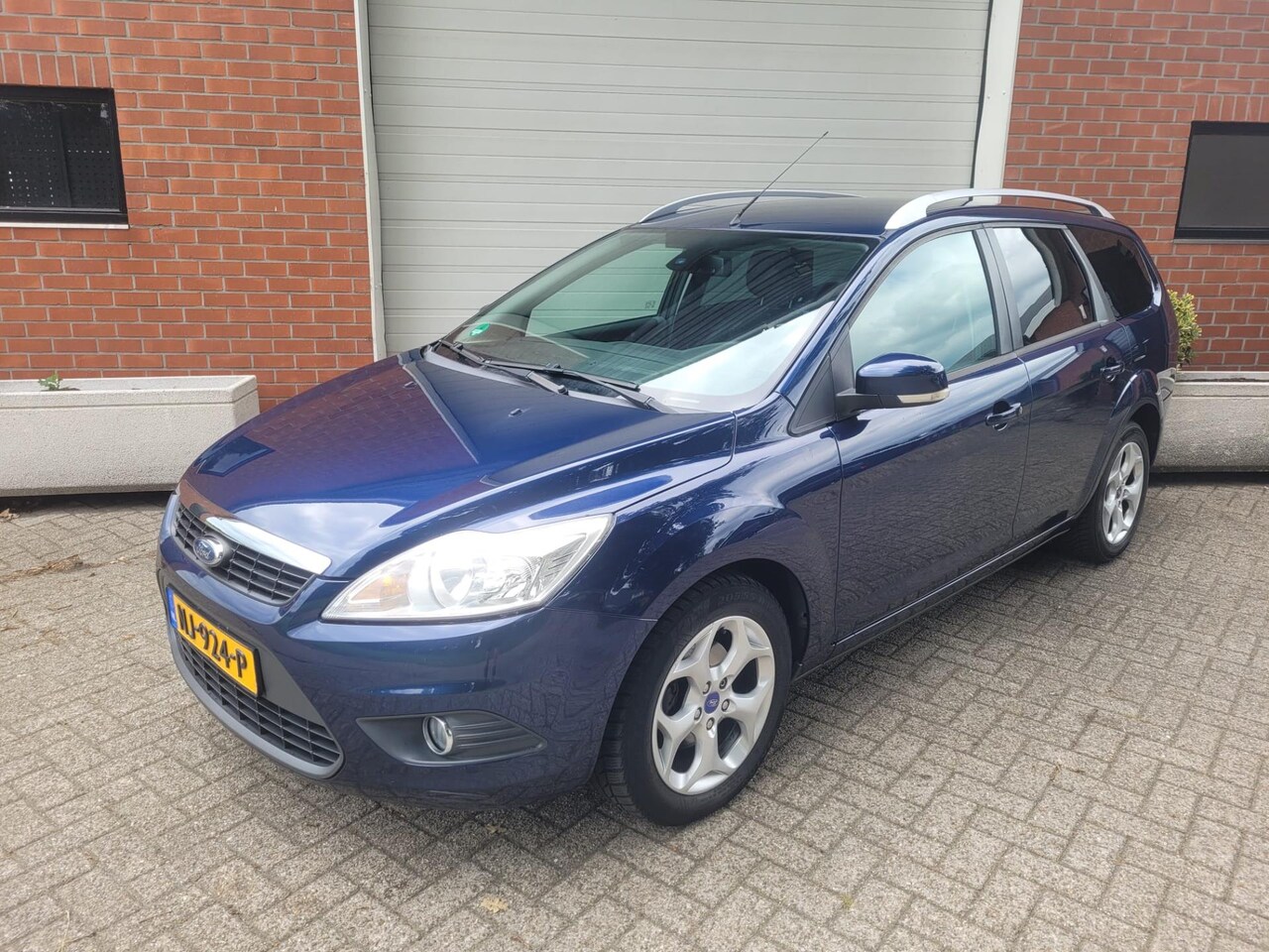 Ford Focus Wagon - 1.6 Comfort BT-Audio | CruiseControl - AutoWereld.nl