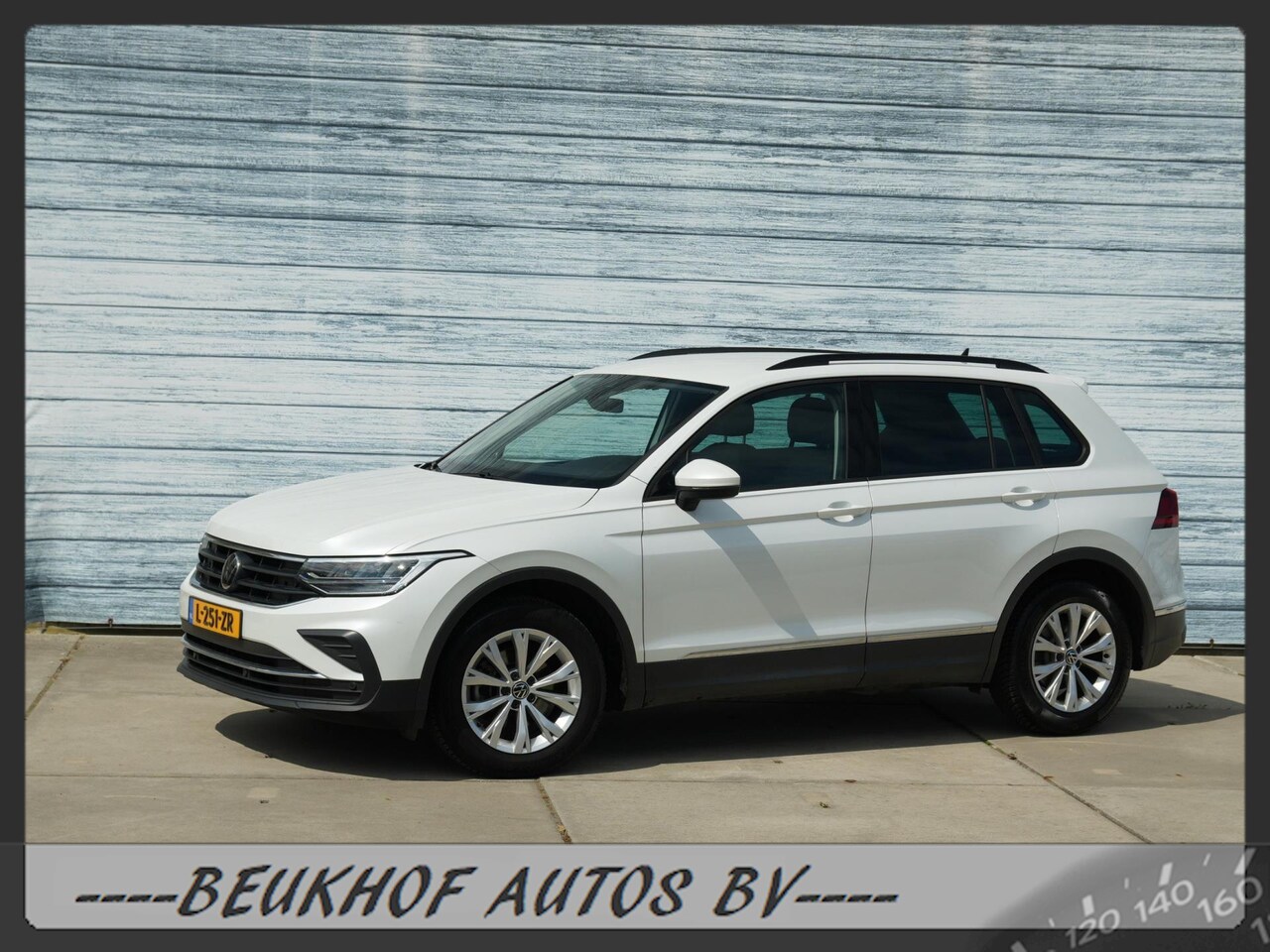 Volkswagen Tiguan - 1.5 TSI Carplay Trekhaak Adapt Cruise Pdc - AutoWereld.nl