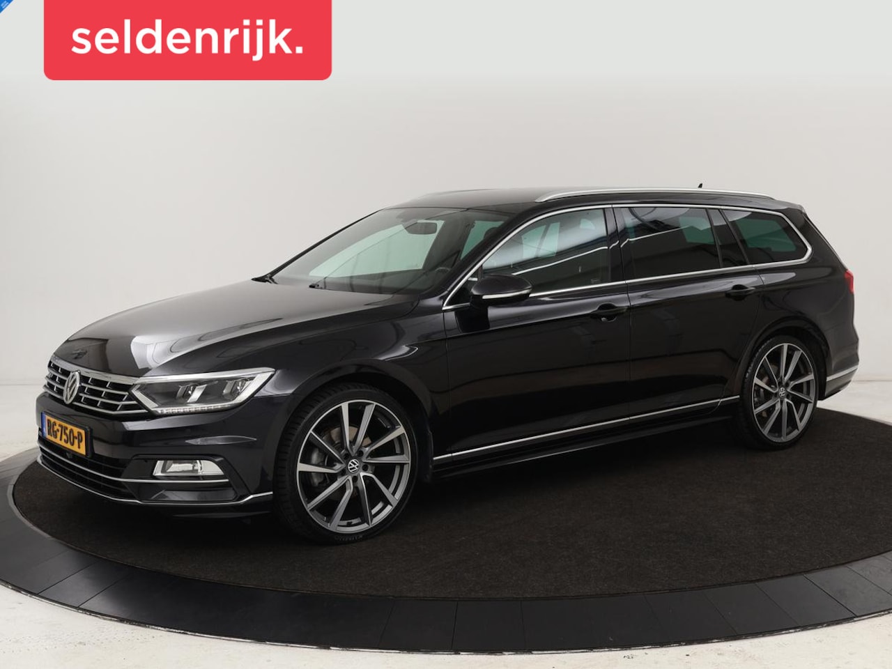 Volkswagen Passat Variant - 1.4 TSI R Line | Trekhaak | 360 camera | Stoelverwarming | Leder/Alcantara | Carplay | Ada - AutoWereld.nl