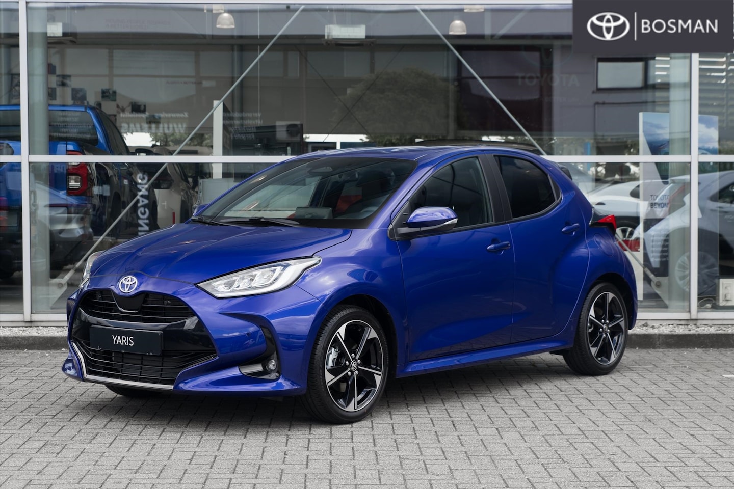 Toyota Yaris - Hybrid 130 130pk CVT Executive - AutoWereld.nl