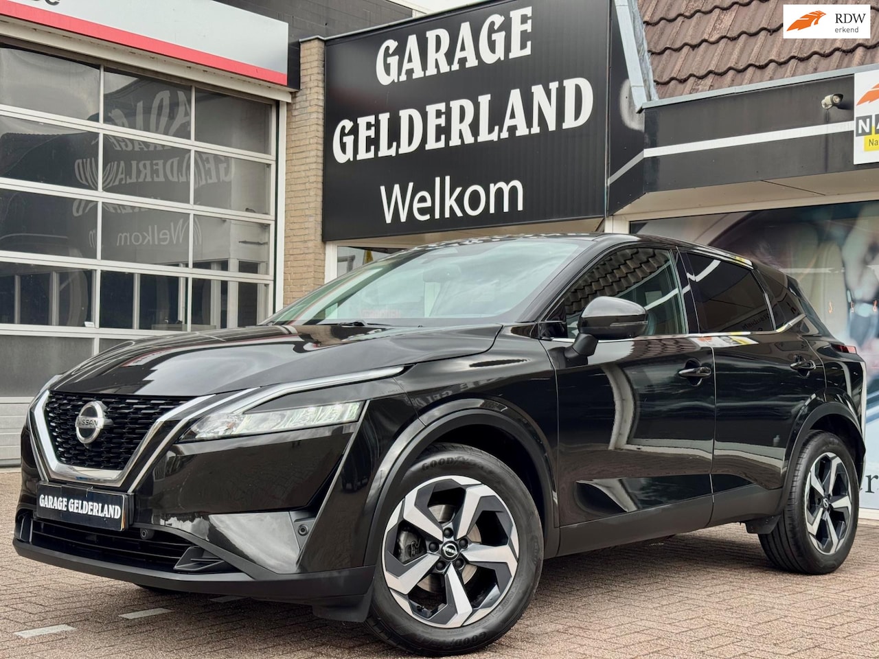 Nissan Qashqai - 1.3 MHEV Black-Line | Leder | Navi | Camera | Cruise | Climate | Apple/Android | Pdc | Ful - AutoWereld.nl