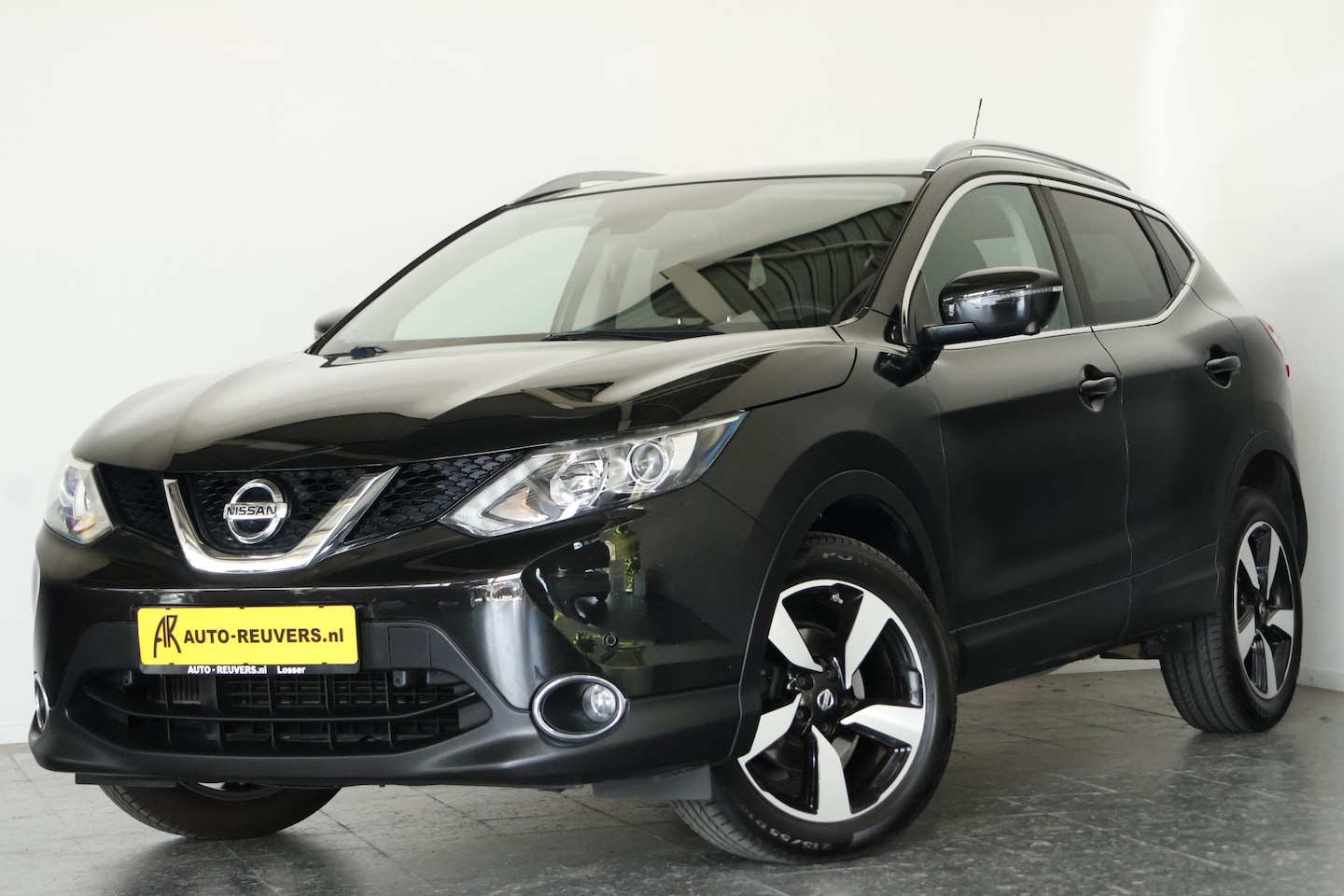 Nissan Qashqai - 1.6 N-Connecta 164pk / Panorama / Navi / Camera / 1500kg trekgewicht - AutoWereld.nl