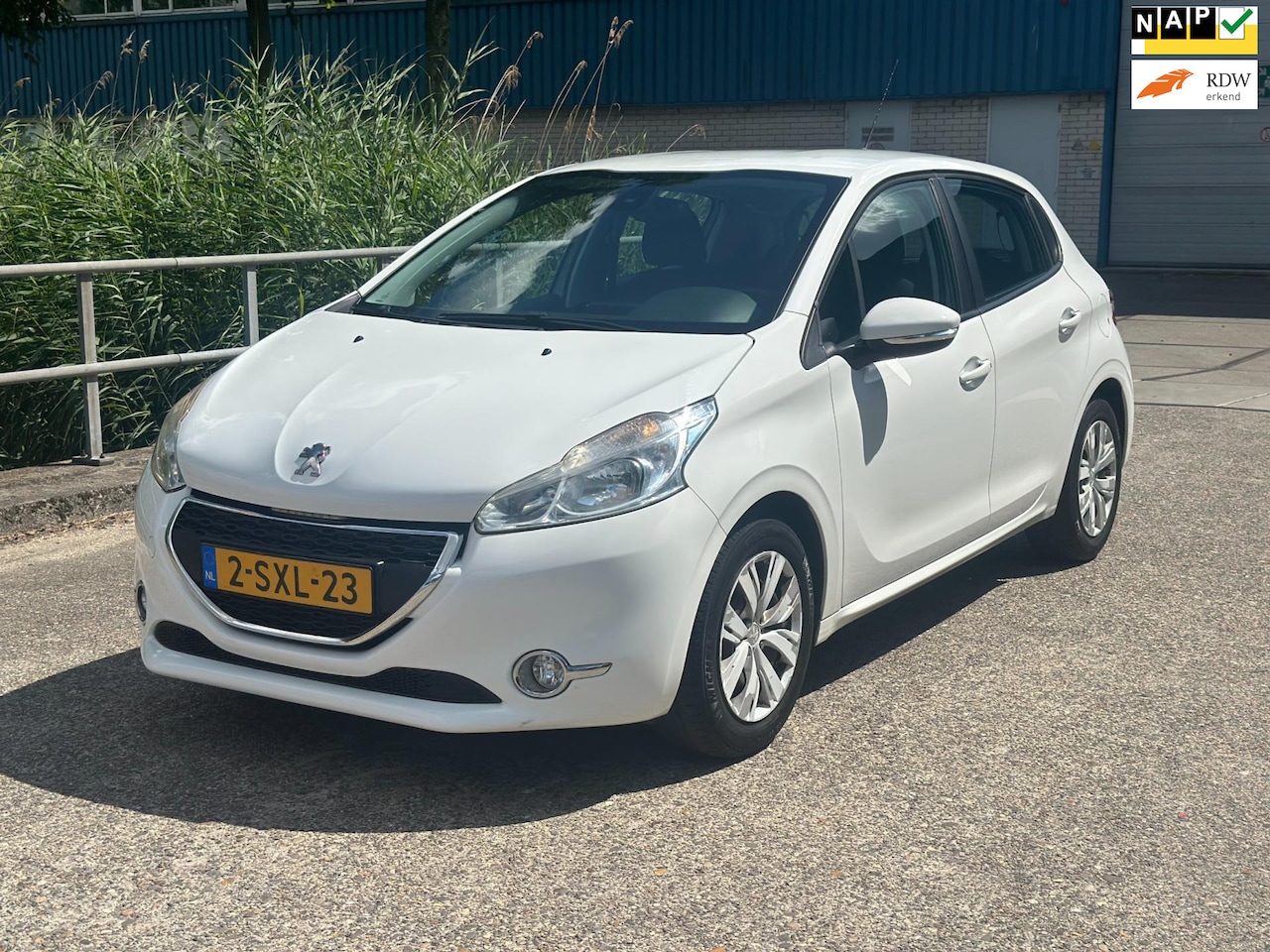 Peugeot 208 - 1.2 VTi Envy Clima! Navi! 71.400 KM NAP! PDC! APK! - AutoWereld.nl