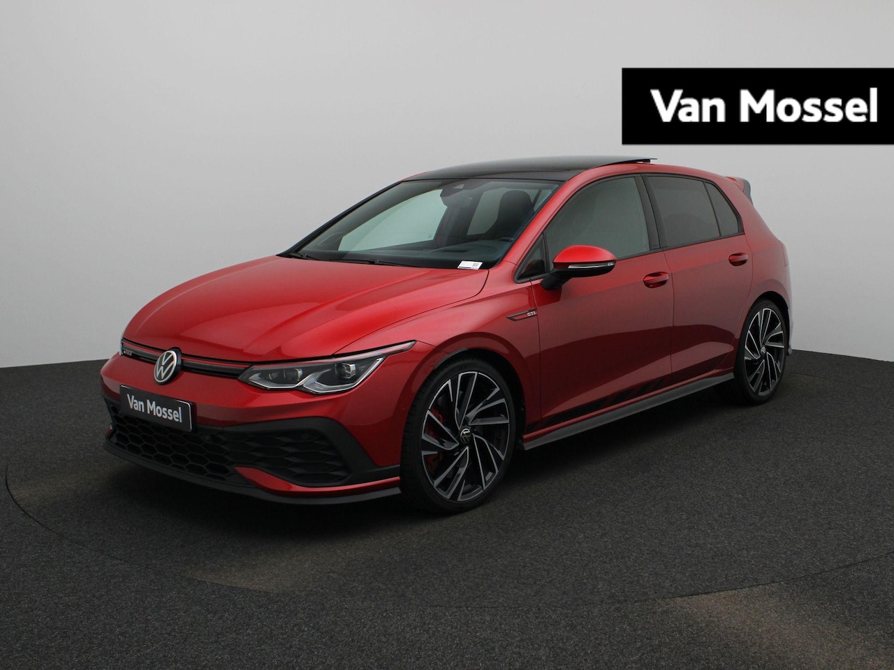 Volkswagen Golf - 2.0 TSI GTI | 300 PK | Automaat | Harman & Kardon | Winterpack | Lederen Bekleding | Digit - AutoWereld.nl