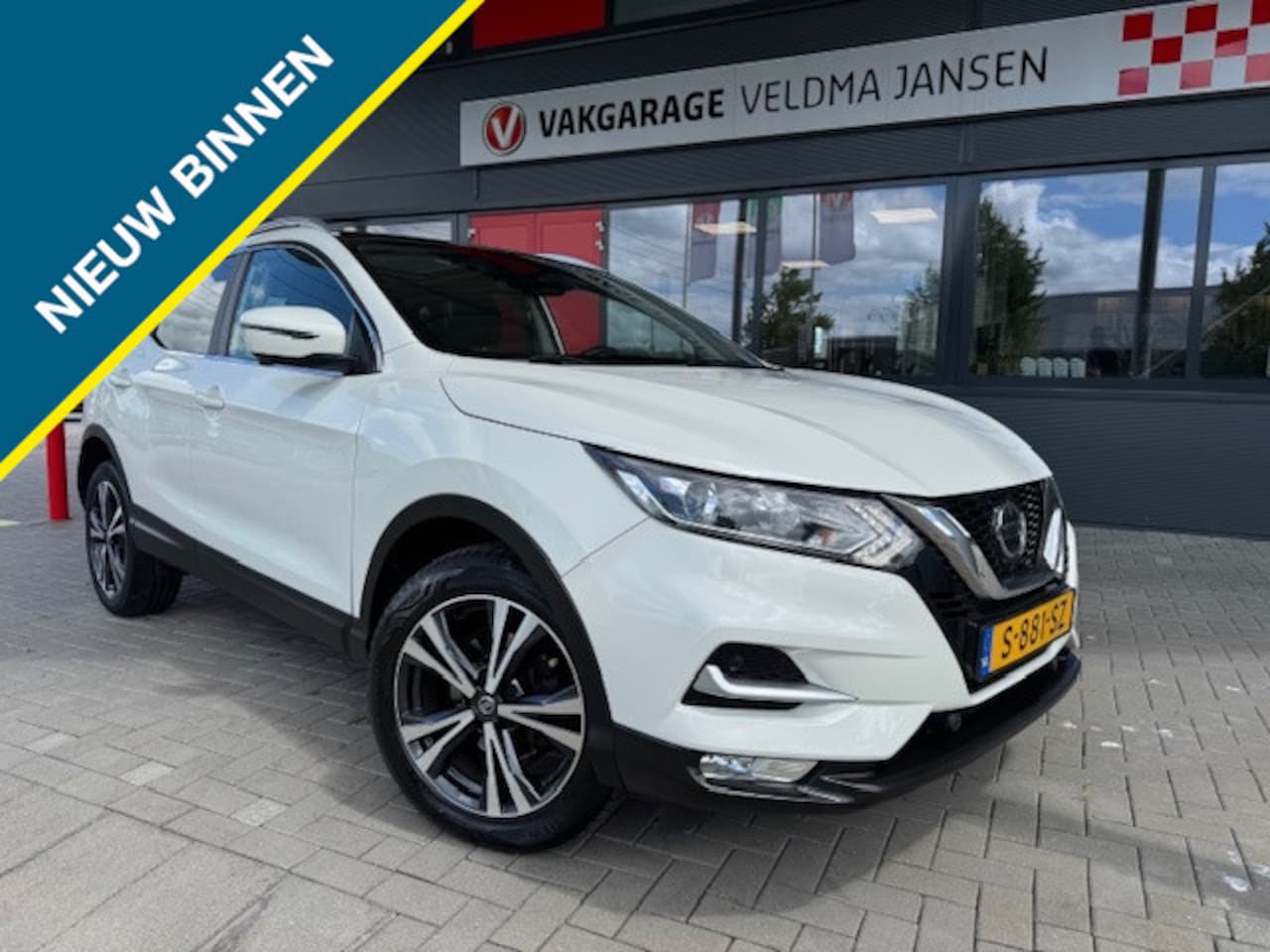 Nissan Qashqai - 1.3 DIG-T N-CONNECTA + ECC/PDC/PANODAK/NAVI/CAMERA/LMV - AutoWereld.nl