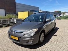 Hyundai i30 CW - 1.6i Dynamic Airco APK NAP