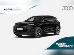 Audi Q6 e-tron - 252 PK S edition | Tech pro | Trekhaak, mechanisch draaibaar | S line zwart leder-kunstled