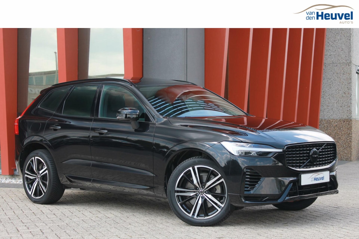 Volvo XC60 - T6 Recharge AWD Plus Dark | Longe Range | Panoramadak | Leder | Parkeercamera | Stoelverwa - AutoWereld.nl