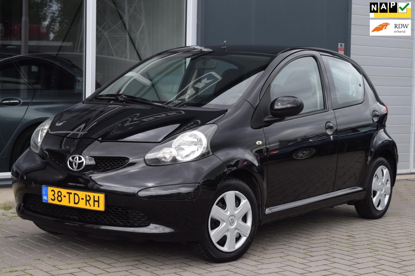 Toyota Aygo - 1.0-12V + | Elek-Pakket | NAP + APK 7-2026 - AutoWereld.nl
