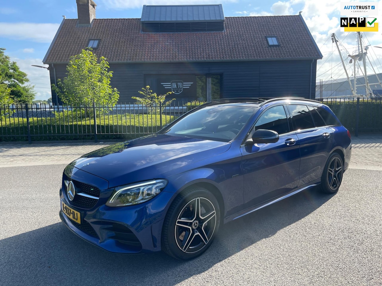 Mercedes-Benz C-klasse Estate - 300 e HYBRIDE AMG NIGHT-PAKKET PANORAMADAK 360" CAMERA TREKHAAK - AutoWereld.nl