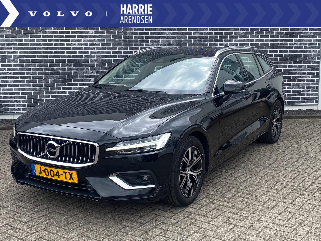 Volvo V60 - 2.0 B3 Business Pro Verwarmbare voorstoelen | Verwarmbaar stuurwiel | Trekhaak elektrisch - AutoWereld.nl