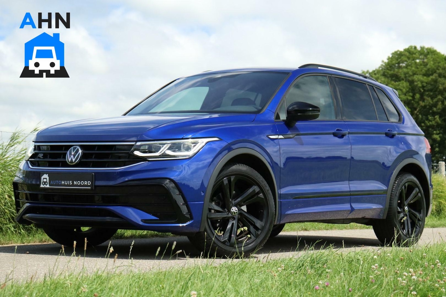 Volkswagen Tiguan - 1.5 TSI / 2x R-Line / Black Style / Virtual Cockpit / 150PK / Camera / LED / Trekhaak / 19 - AutoWereld.nl