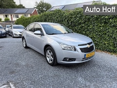 Chevrolet Cruze - 1.8 LS | Airco | Cruise Control | Elekt. Ramen | LMV | PDC | Trekhaak | APK tot 27-09-2025