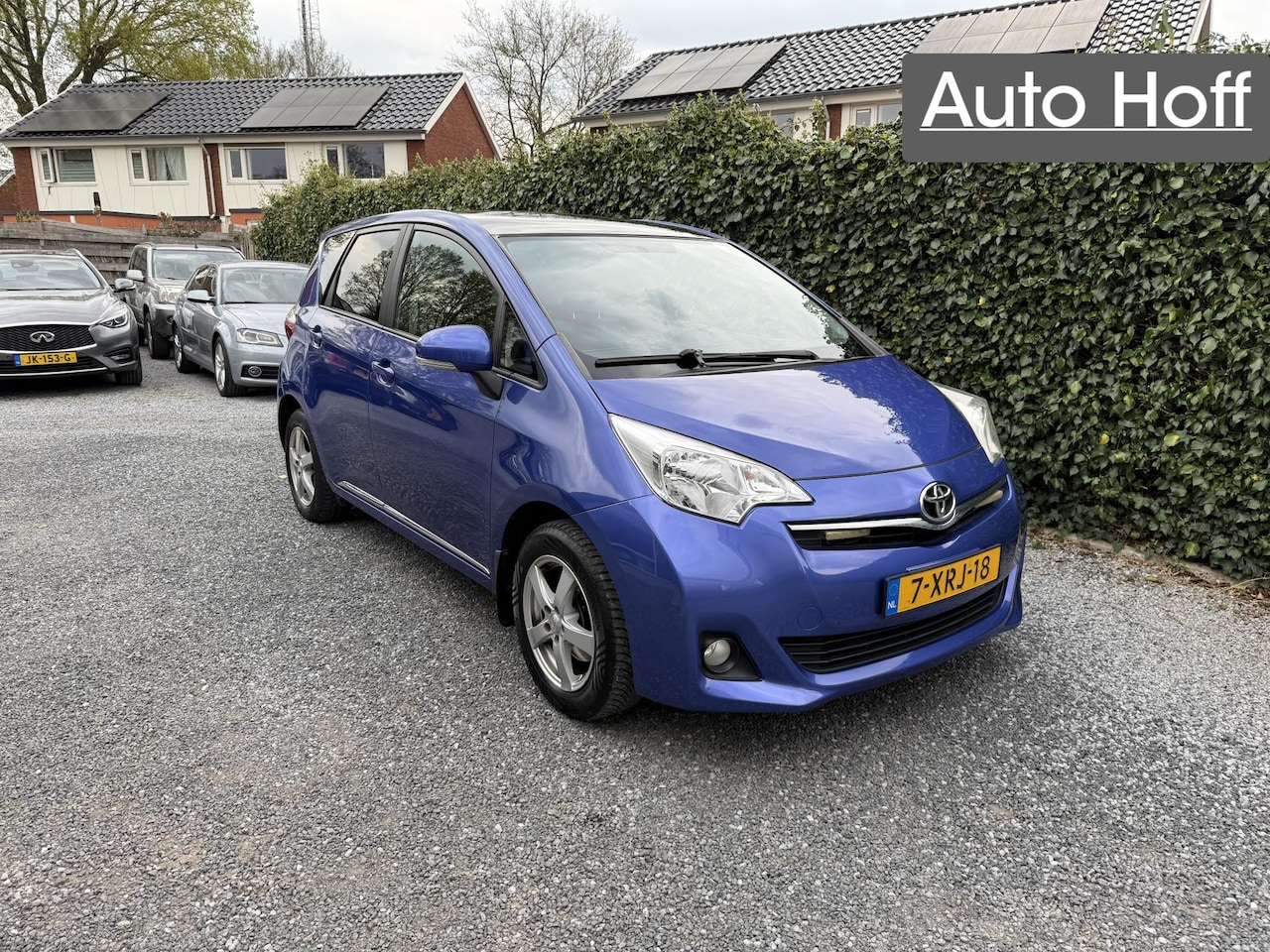 Toyota Verso S - 1.3 VVT-i Dynamic | Panoramadak | Camera | Airco | Elekt. Ramen | LMV | Trekhaak | Privacy - AutoWereld.nl