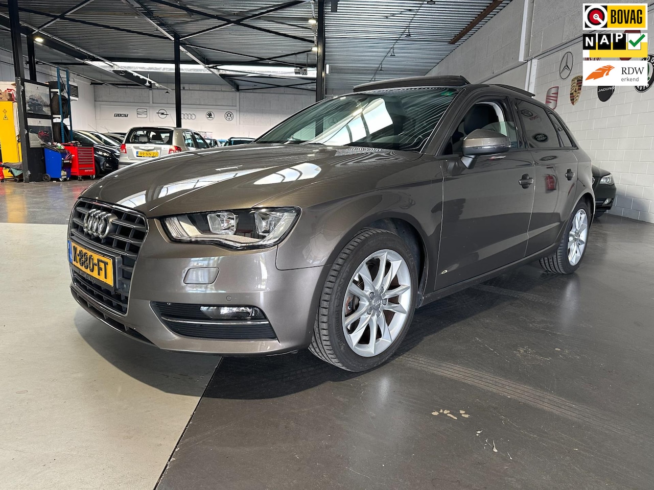 Audi A3 Sportback - 1.8 TFSI Ambition/Panoramadak/Dealer onderhouden/Apk nw - AutoWereld.nl